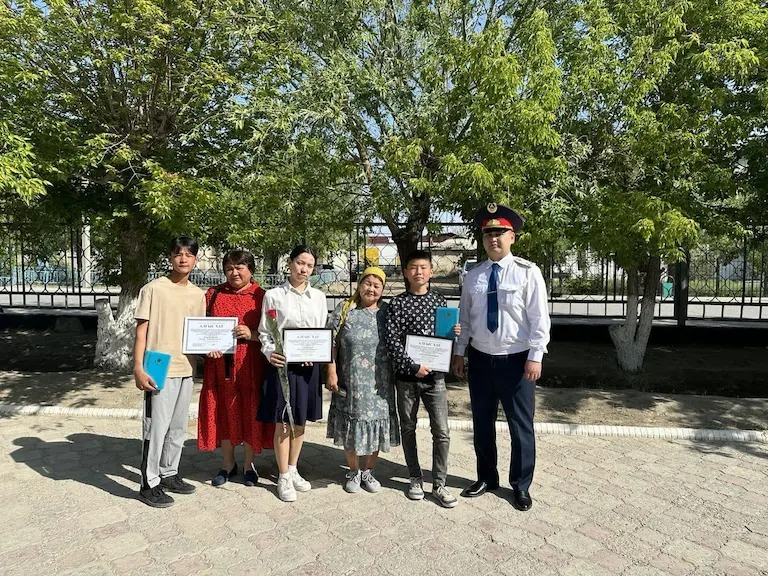 Кармакшинские школьники получили благодарность министра