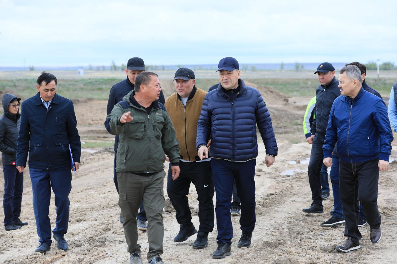 Строительство домов для пострадавших от паводка завершается в поселке Кобда