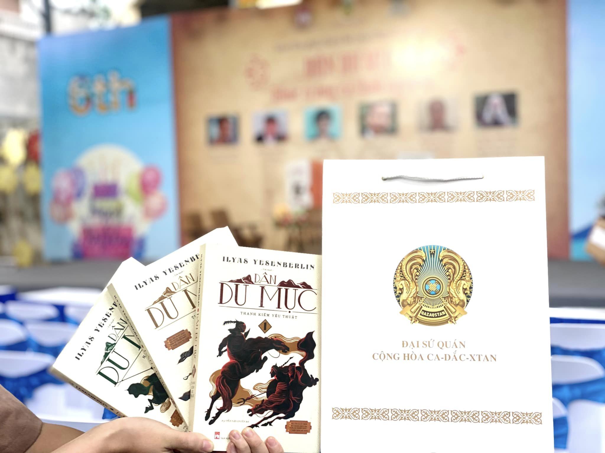 Ілияс Есенберлиннің «Көшпенділері» Вьетнам тілінде жарық көрді