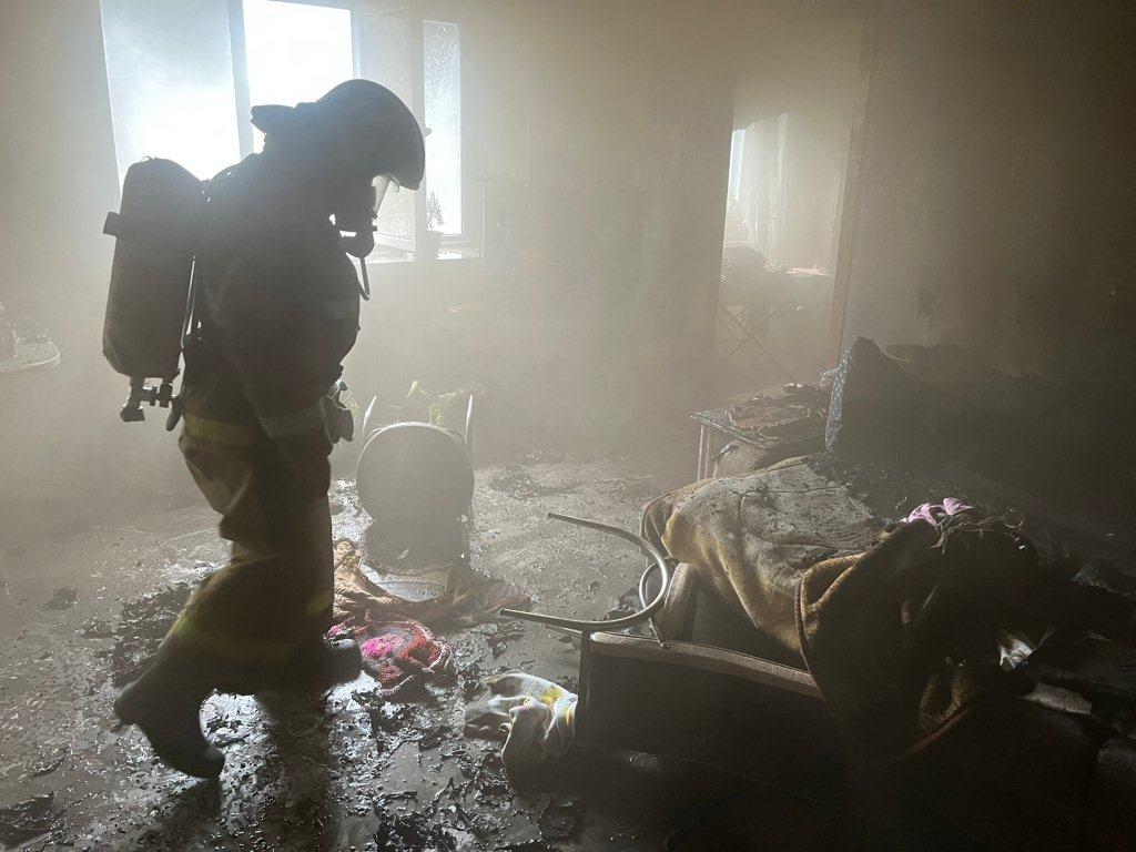 Риддер қаласының өрт сөндірушілері көпқабатты тұрғын үйдегі өртті сөндірді