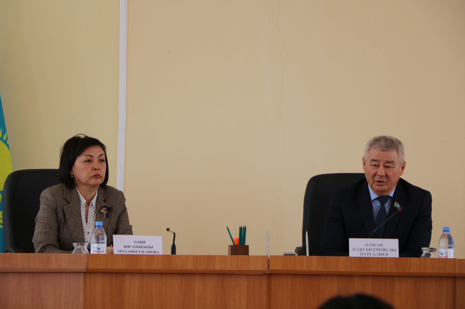 Сегодня, 17 мая  2023 года, под председательством Альжана Нургалиева состоялась 4 внеочередная сессия Теректинского районного маслихата.
