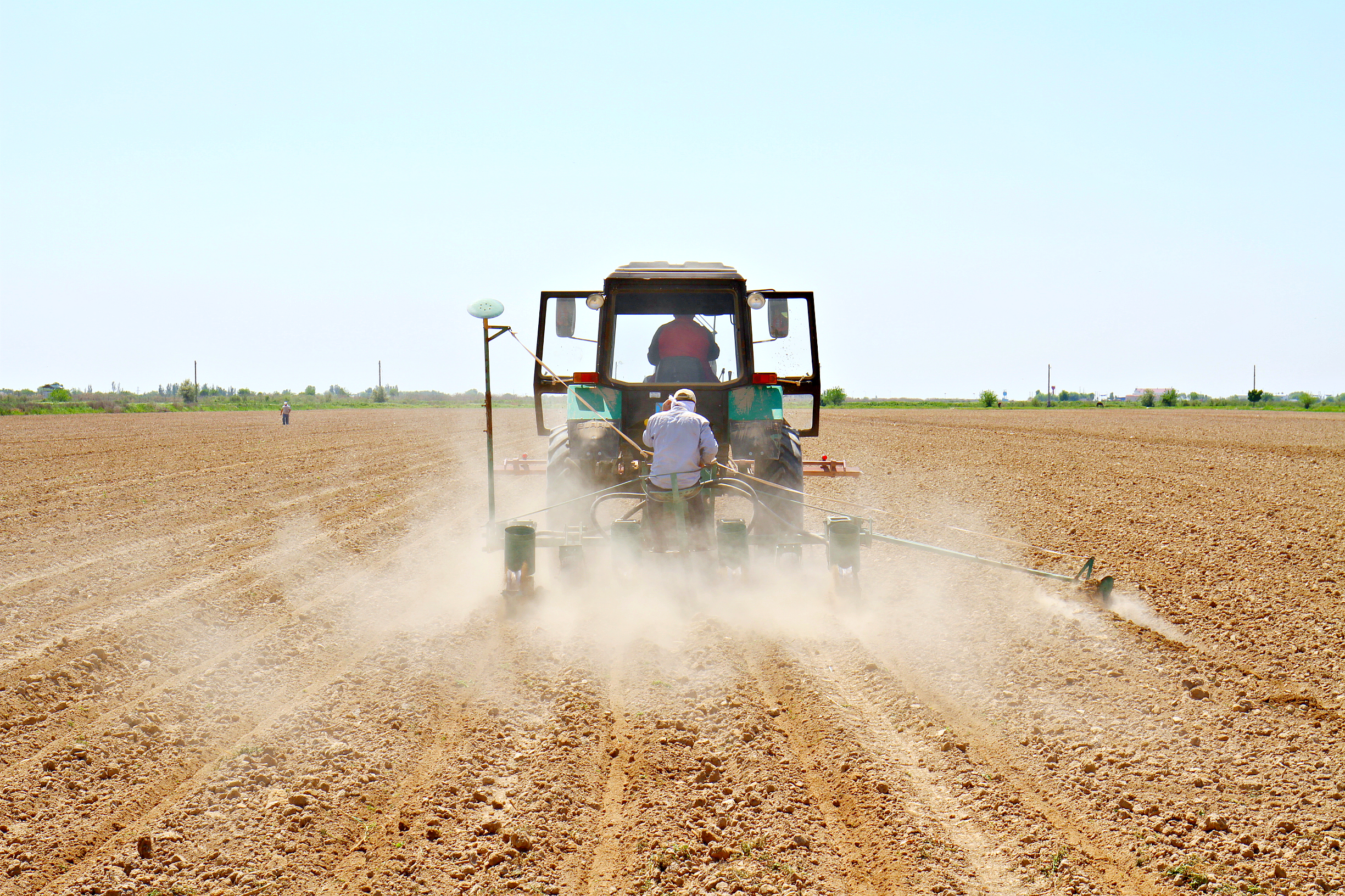 Ауыл шаруашылығы презентация. Жер жұмыстары. Макта майы канагат казахстан. Жер жырту фото. Посевная в поле.