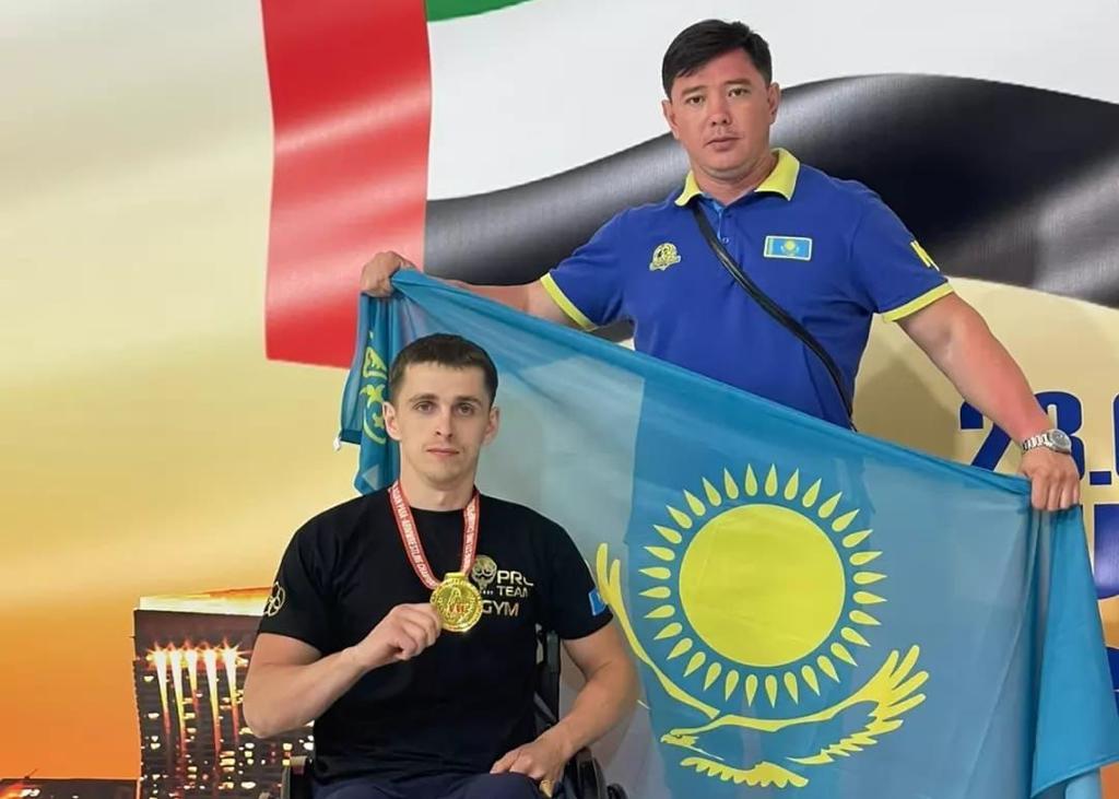 Две золотые медали завоевал карагандинец на чемпионате Азии по параармрестлингу