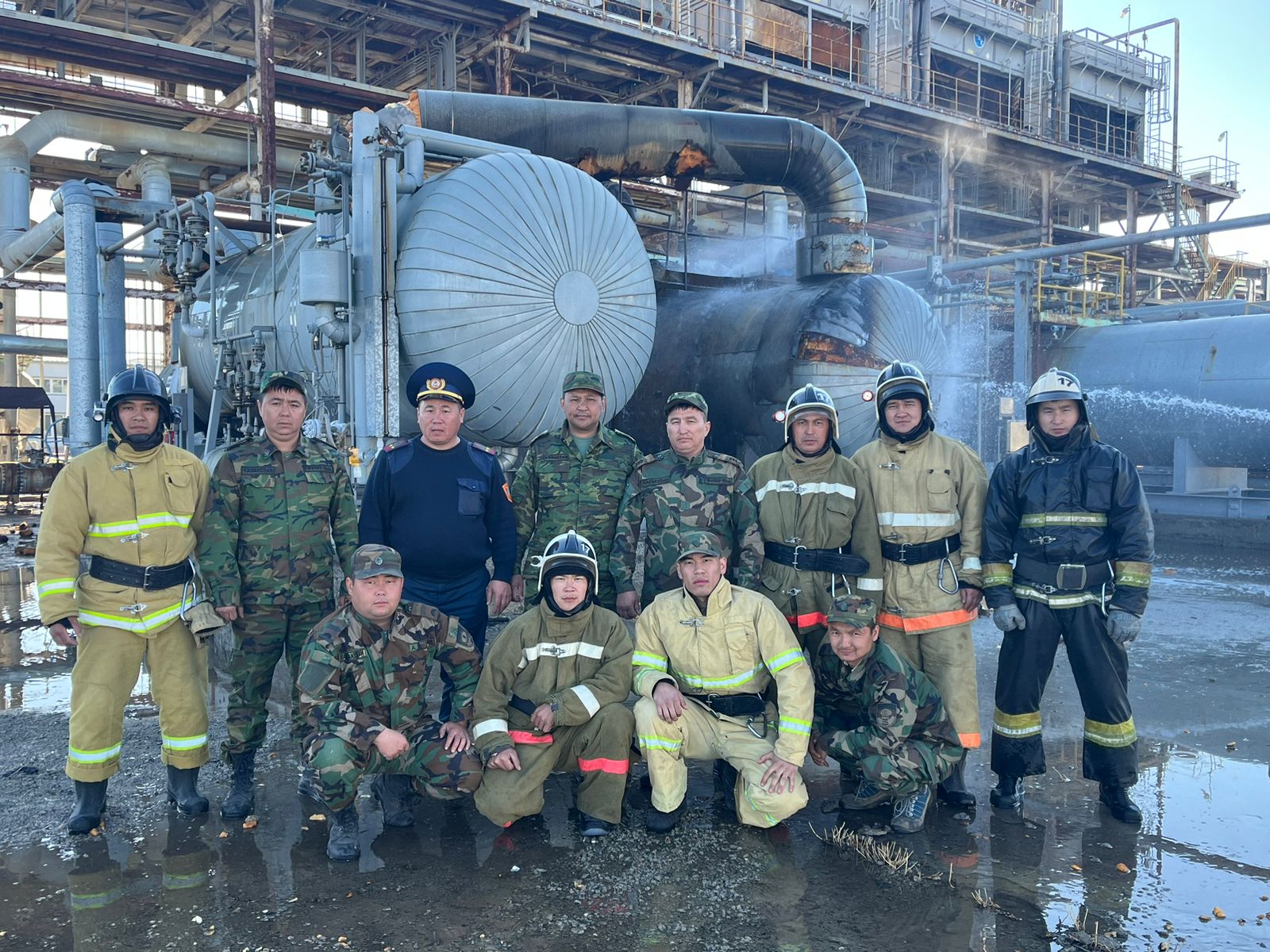 Огнеборцы ликвидировали пожар на газоперерабатывающем заводе №2 Актюбинской области