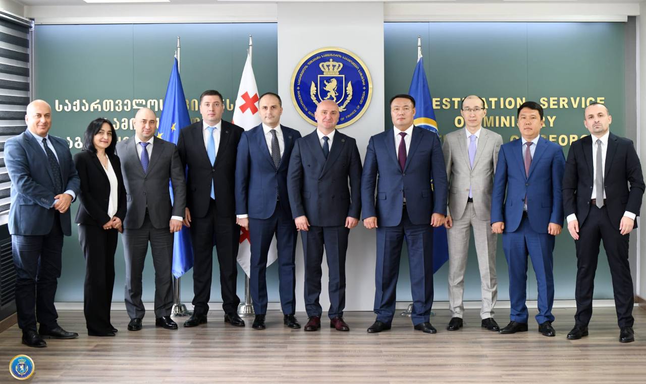 ҚМА Төрағасының орынбасары Жеңіс Елемесов бастаған Қаржылық мониторинг агенттігінің делегациясы Грузия Қаржы министрлігінің тергеу қызметіне іссапармен барды