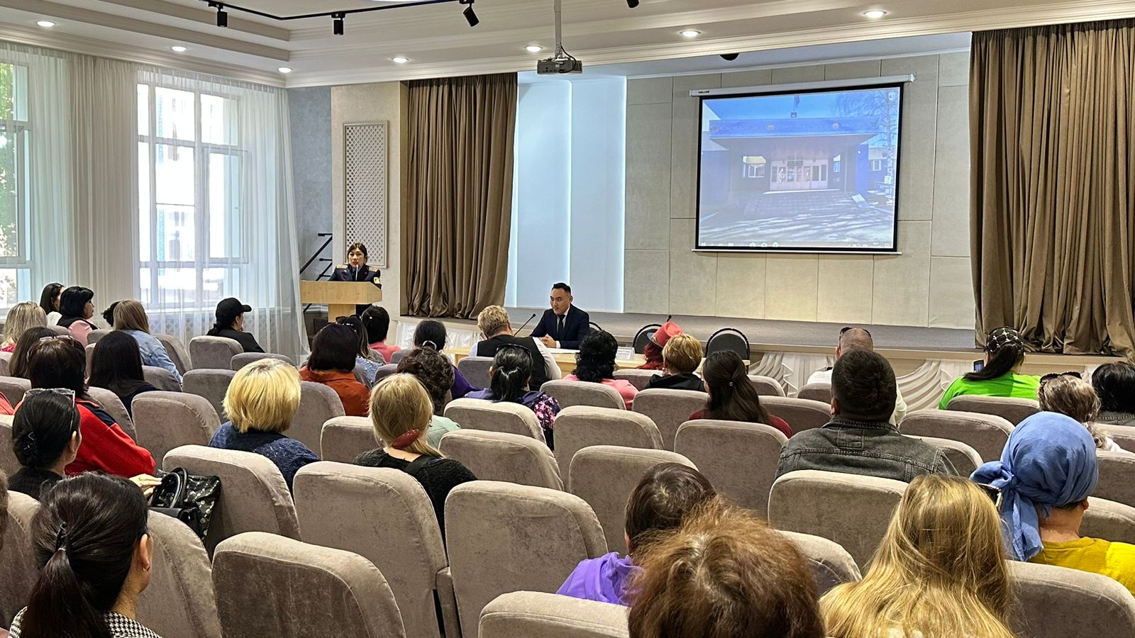 Антикор білім беру мекемелерінде ақша жинауға тыйым салынатындығын ...