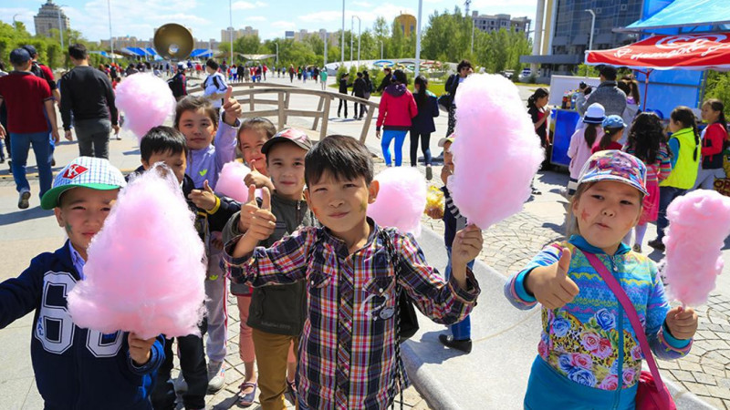 Жәрмеңкелер, челлендждер, марафондар: Астанада балаларды қорғау күні қалай атап өтіледі
