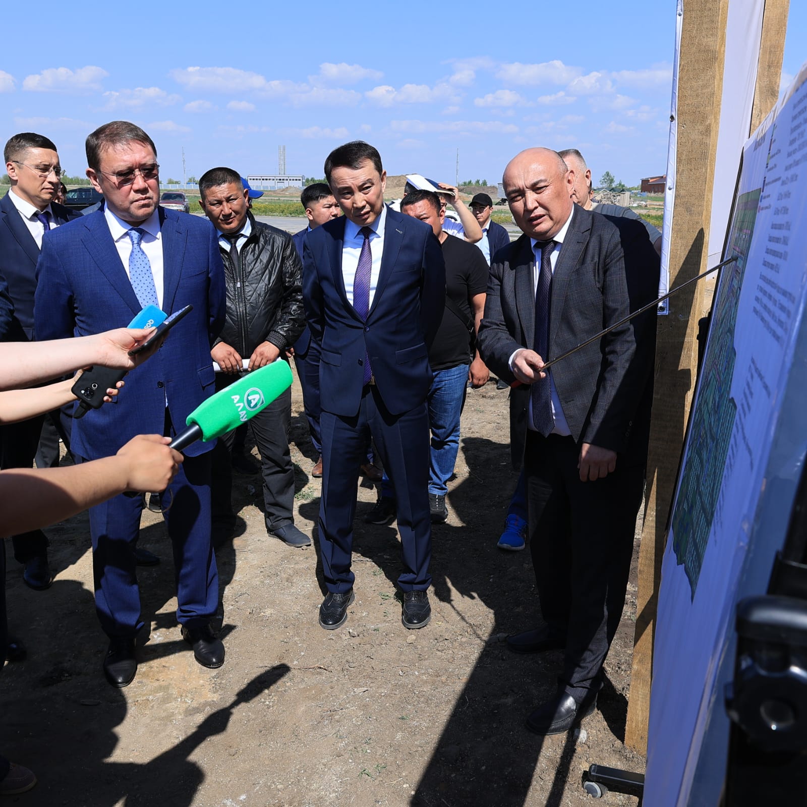 Құмар Ақсақалов: Қостанайда үй құрылысына жергілікті кәсіпкерлер қатысуы тиіс