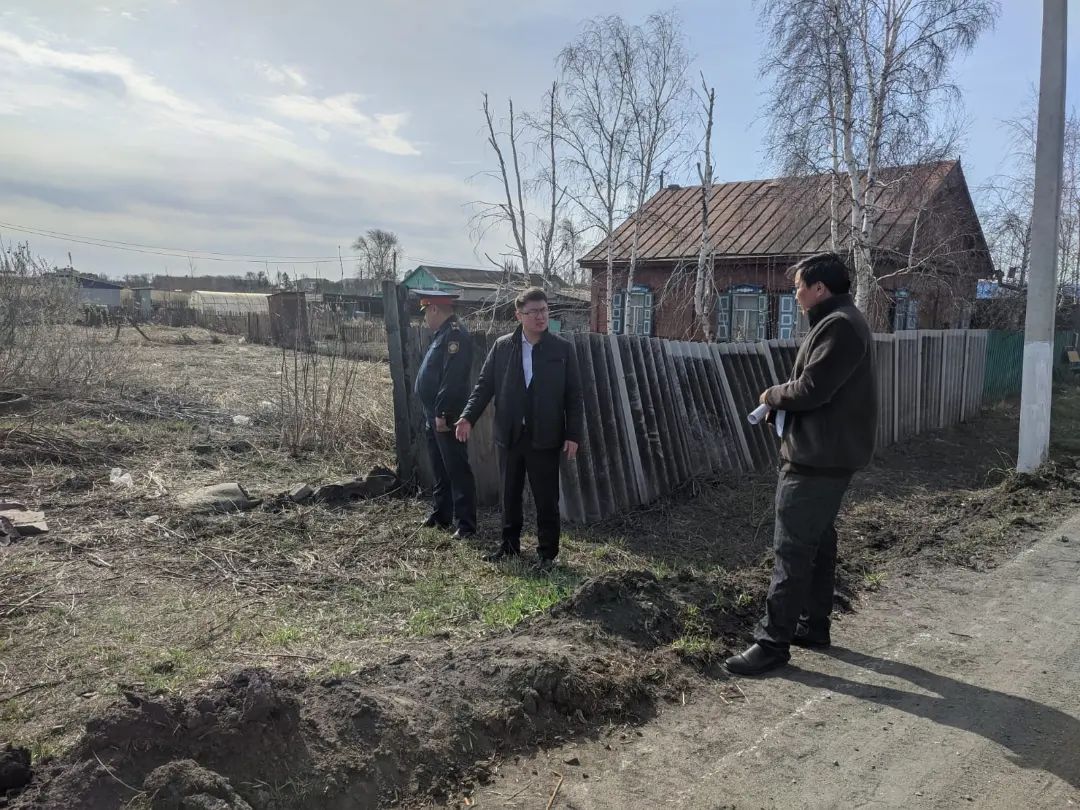 Аким района совершил обход улиц города Булаево