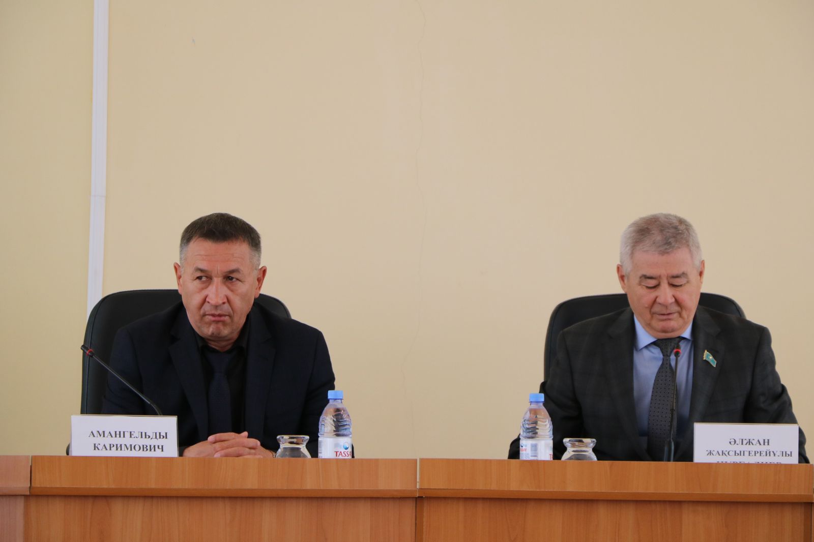 30 мая 2023 года, под председательством Альжана Нургалиева состоялась очередная 5 сессия Теректинского районного маслихата с трансляциеи в прямом эфире на Facebook.