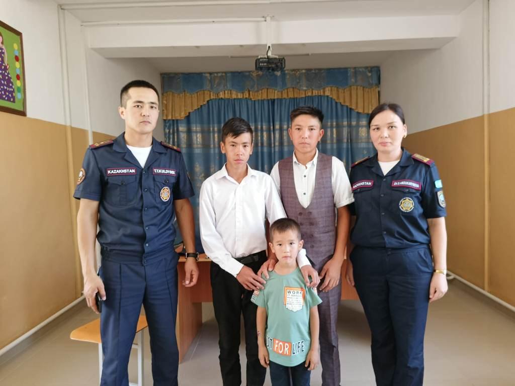 В Шымкенте двое подростков спасли 6-летнего малыша