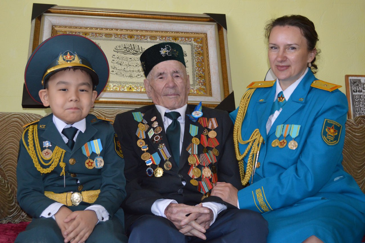 Фронтовик спел любимую песню «Три танкиста»