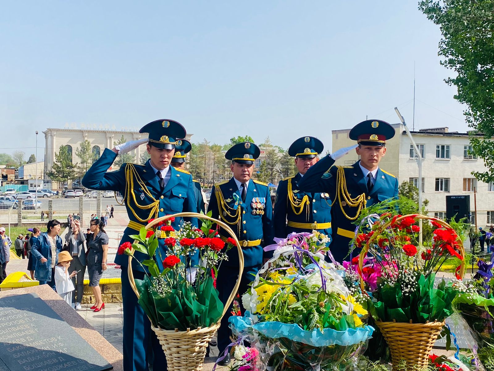 Батырлар рухына тағзым етті