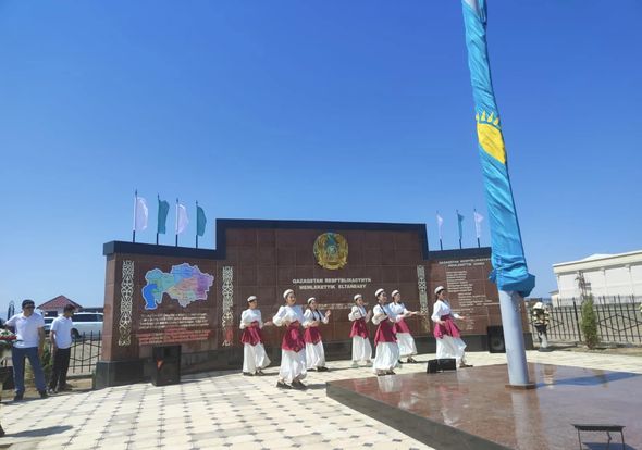 РӘМІЗДЕР КҮНІ МЕРЕКЕСІ ҚАРСАҢЫНДА 20 ЖЫЛДЫҚ ТҮЛЕКТЕР ТУҒАН ЖЕРГЕ ТУЫН ТІКТІ