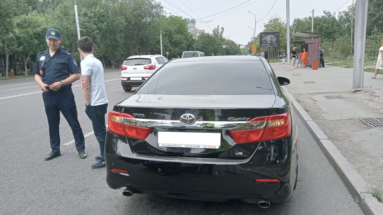 В Алматы начали водворять автомобили должников