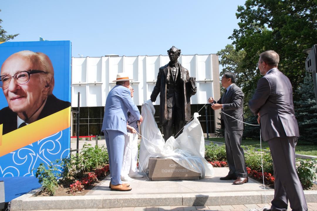 Анальный секс машина онлайн