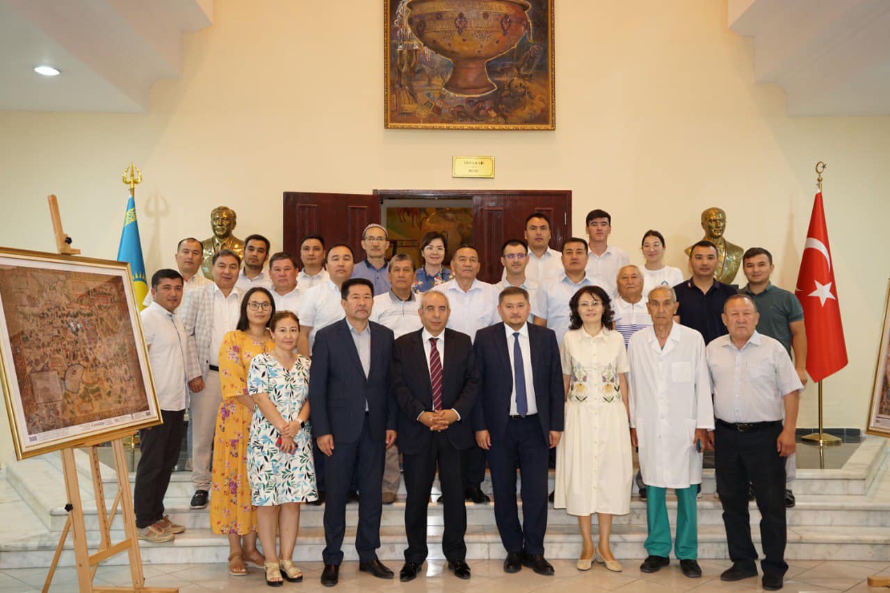 САЯСАТ НҰРБЕК ЯСАУИ УНИВЕРСИТЕТІНІҢ ҰЖЫМЫМЕН КЕЗДЕСТІ