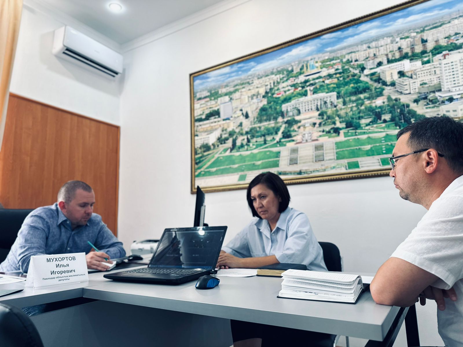 Очередной прием граждан провел депутат Павлодарского областного маслихата Илья Мухортов