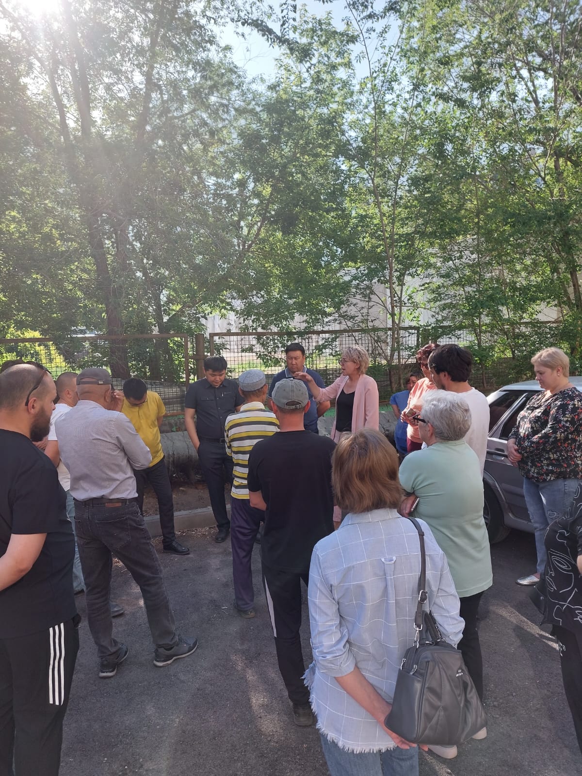 Депутат избирательного округа № 9 Иманкулов А.Б. совместно со специалистами отдела жилищной инспекции и органа управления ТОО «Империя Ариадна+» принял участие в общем собрании жителей многоквартирного жилого дома по улице Абая 72