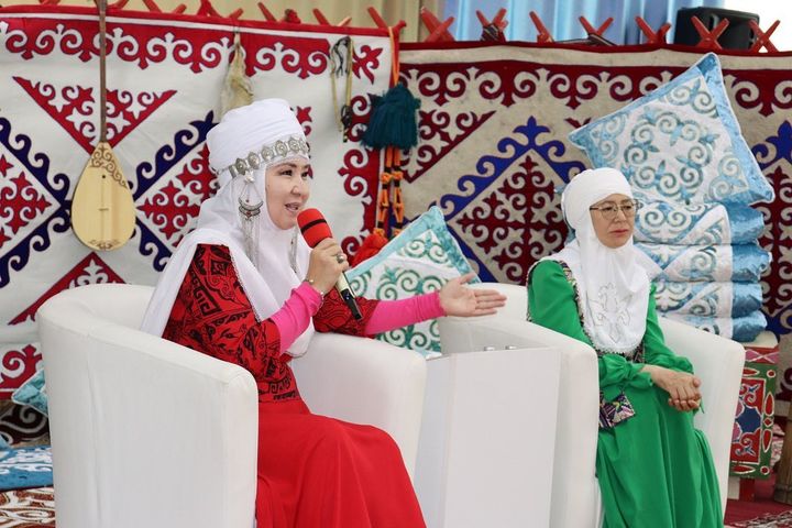 "Kazakh mothers-the way to tradition"