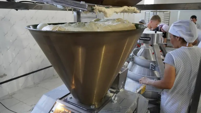 Қызылордалық кәсіпкерлер күніне 10 тонна нан пісіреді