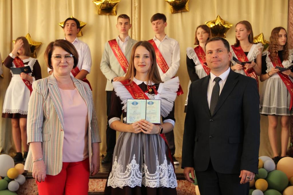 21 июня текущего года состоялось вручение аттестатов для одиннадцатиклассников Глубоковской СШ им Алтынсарина, Школы гимназии №1 Шемонаихинского района, ШЦДО №29 г.Усть-Каменогорска.