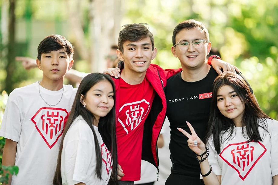 Кунилингуспен жас орыс әйелдерімен жыныстық қатынас