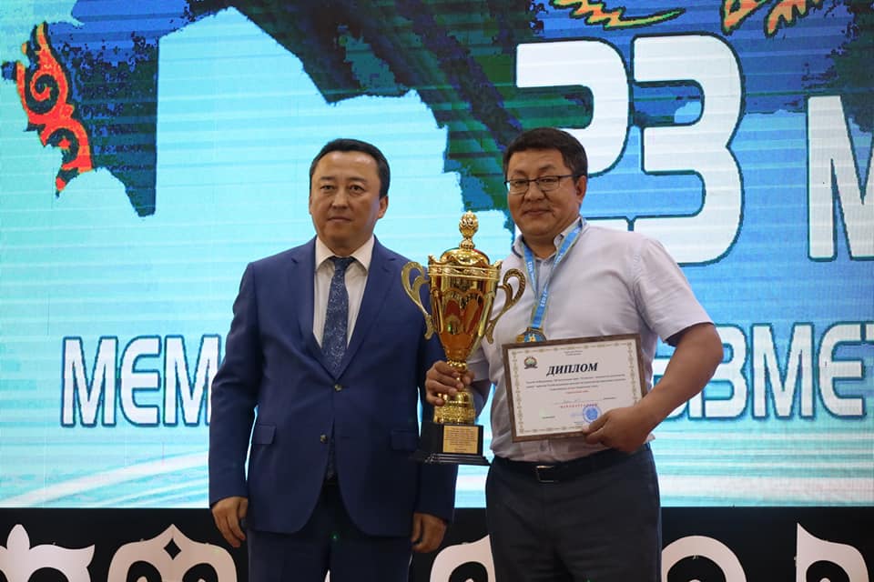 Керемет шұлықтардағы лесбиянки