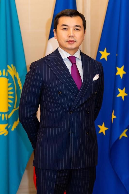 В Казахстане определены лучшие госслужащие года