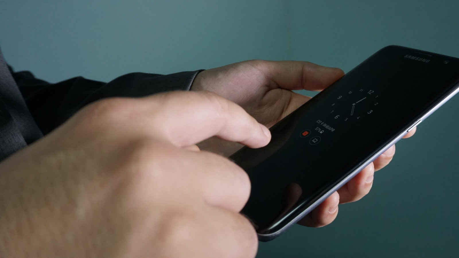 Аяқталған әйелдің жеке суреттері