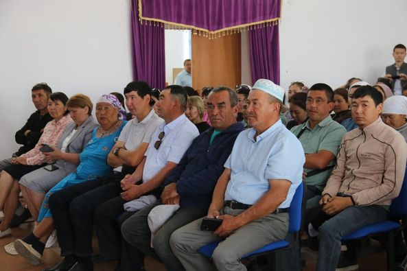 CANDIDATES FOR THE MAYOR OF THE VILLAGE-IN THE DEBATE