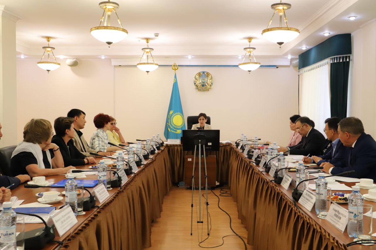 Т. Дүйсенова Еңбекмині Қоғамдық кеңесінің отырысын өткізді