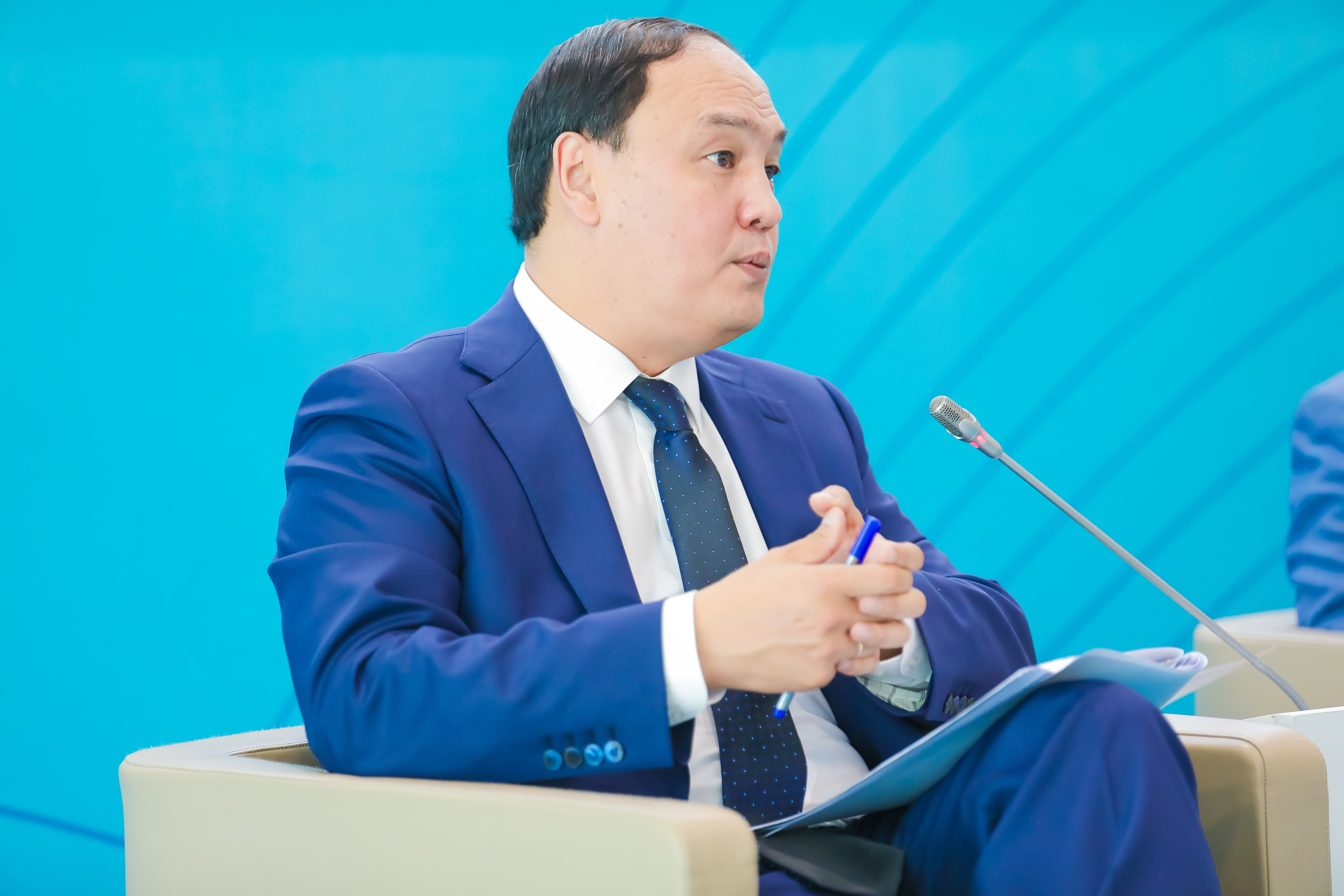 Е. Карашукеев: в решении земельных вопросов важна поддержка депутатов маслихатов