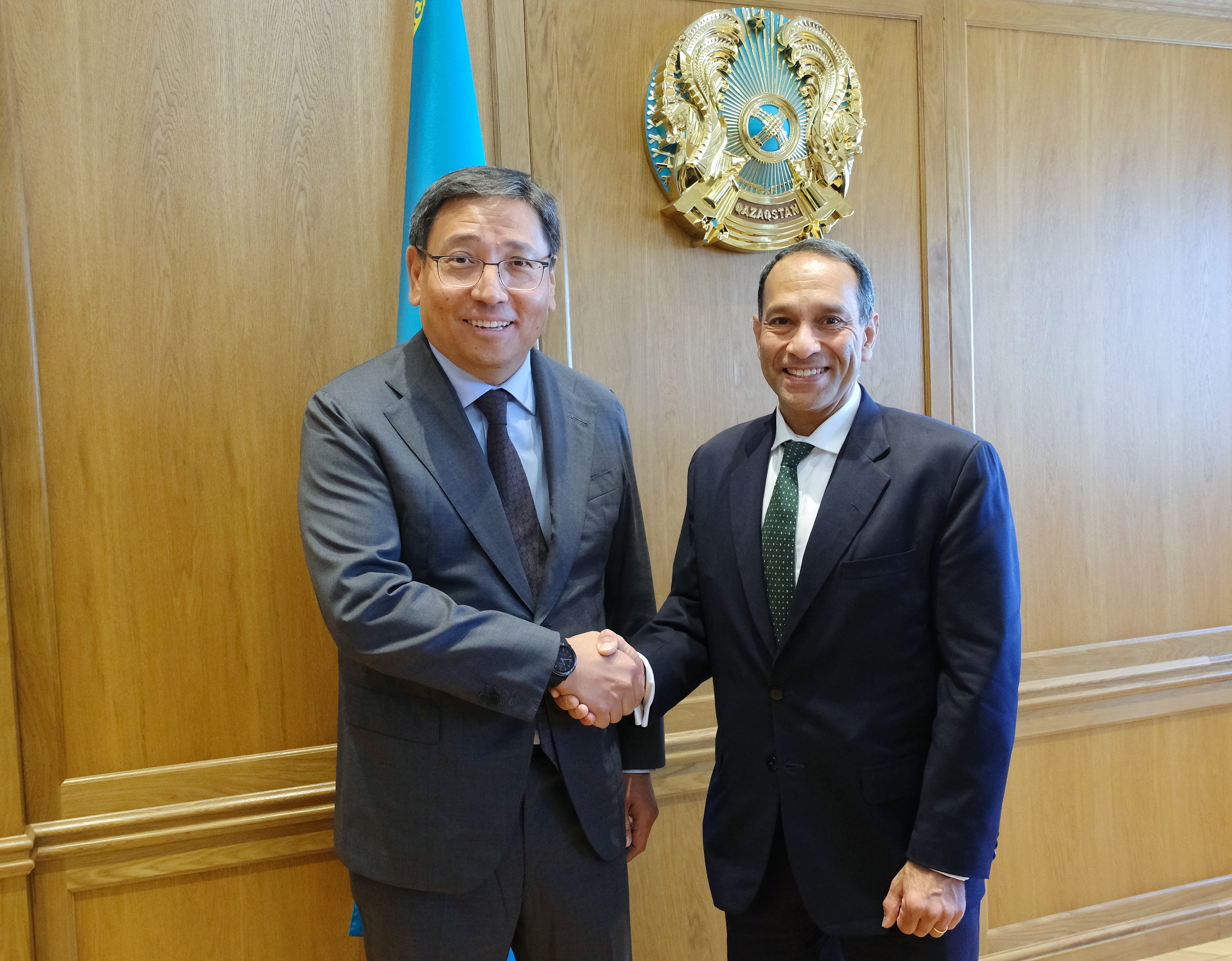 Аким Алматы встретился с представителем Торговой палаты США