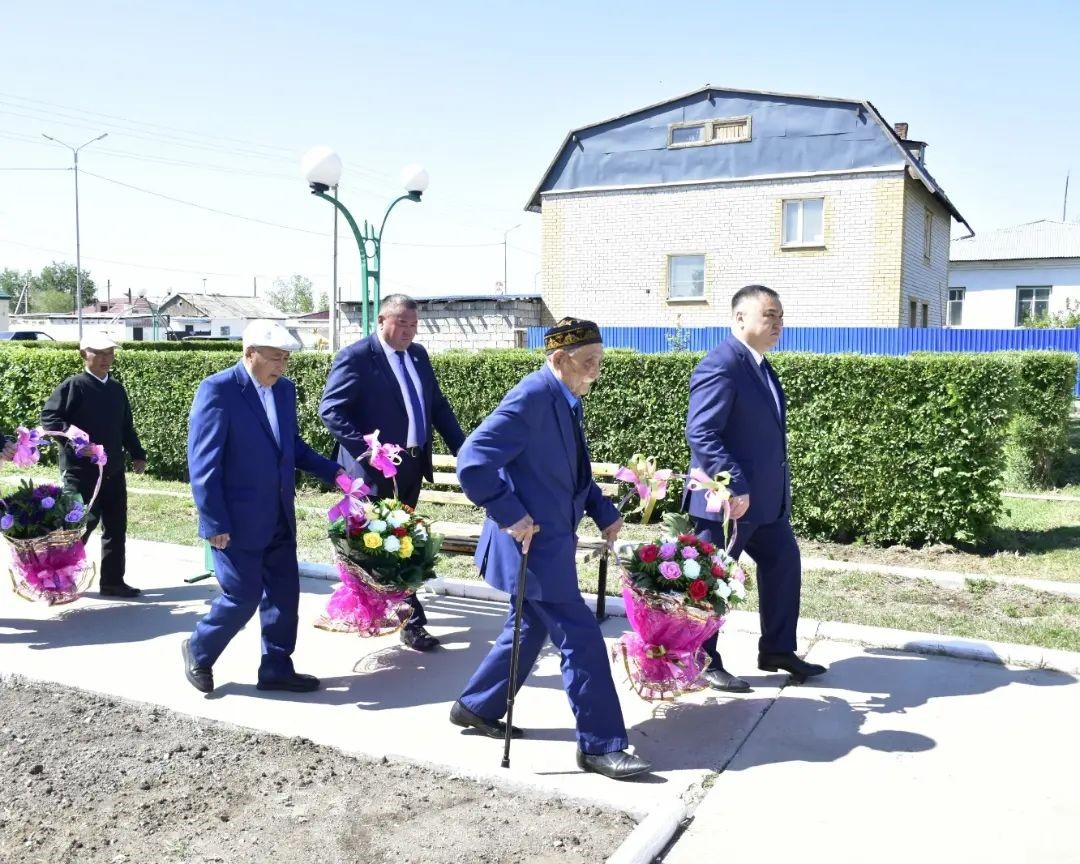 В селе Караул состоялось мероприятие, посвященное Дню памяти жертв политических репрессий и голода.
