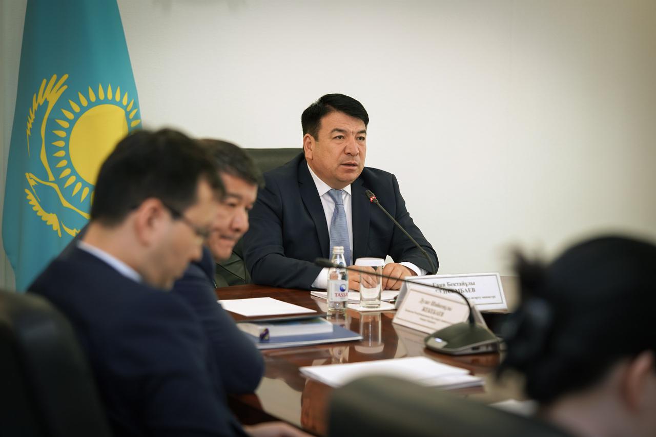 МИНИСТР ПРОСВЕЩЕНИЯ РК ПРОВЕЛ ЛИЧНЫЙ ПРИЕМ ГРАЖДАН
