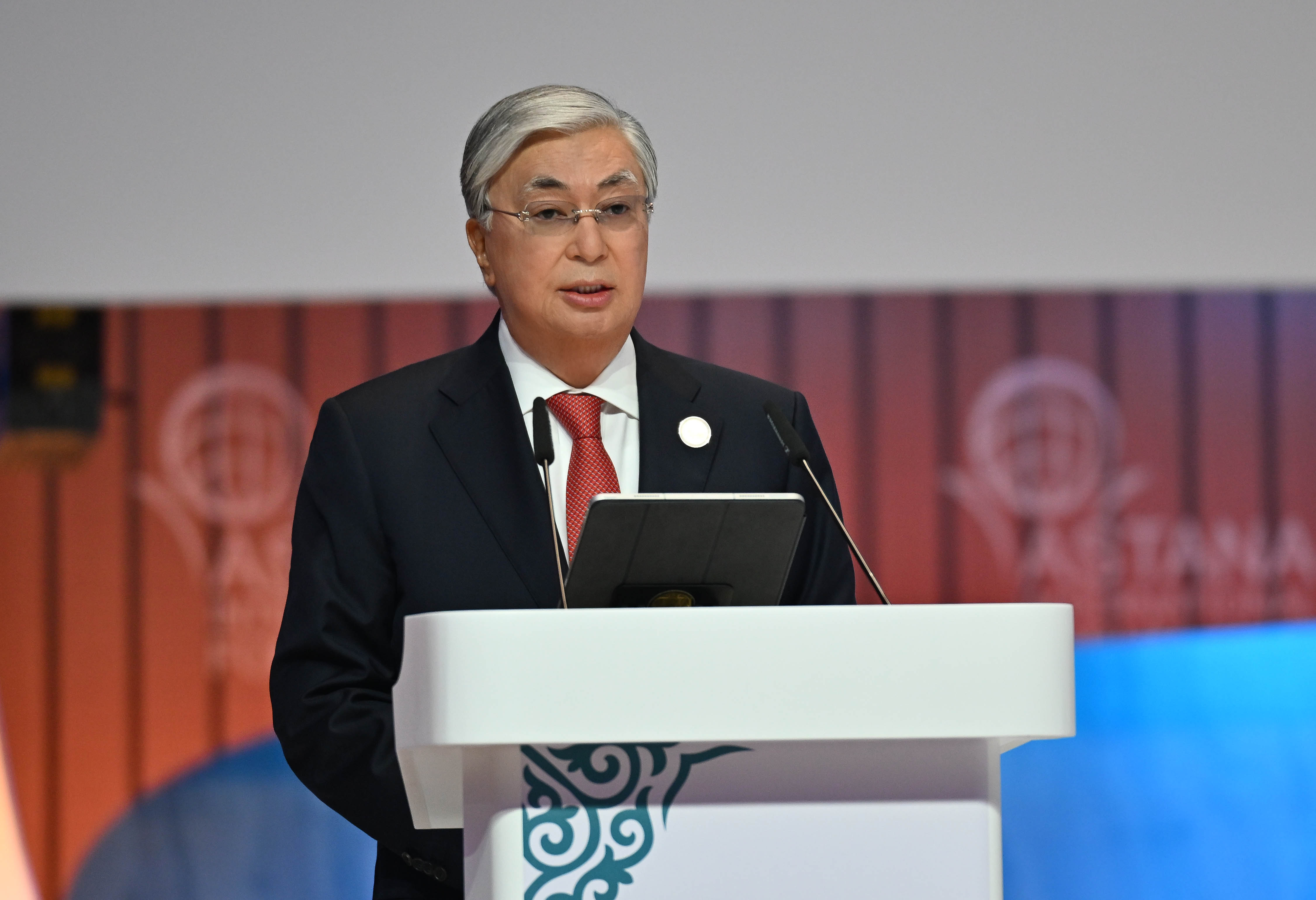 Президент Касым-Жомарт Токаев принял участие в пленарной сессии Международного форума Астана