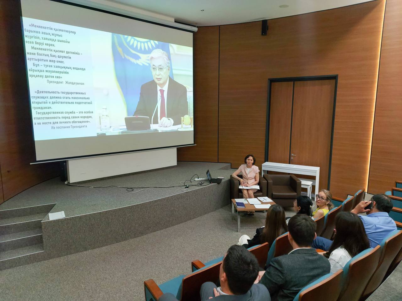 Мулатта қара әйелмен жыныстық қатынас