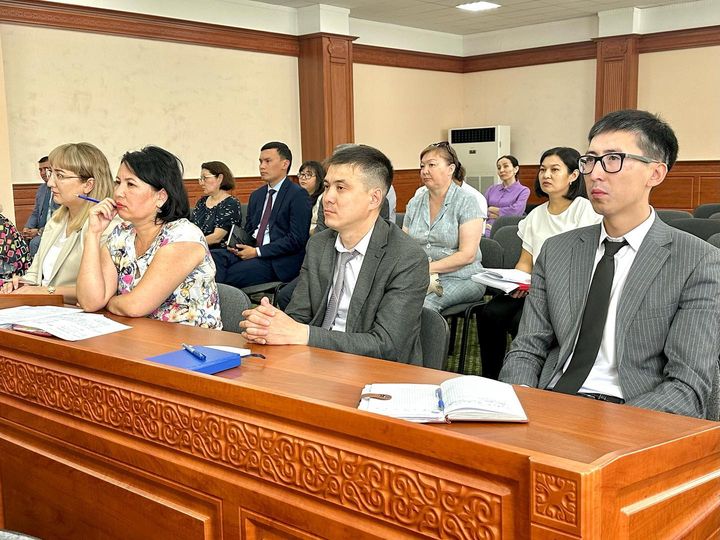 Operational meeting with akims of rural districts and heads of state bodies