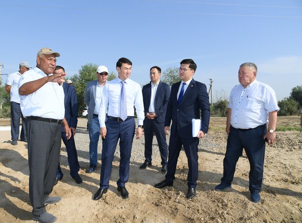 ДАРХАН САТЫБАЛДЫ ЖЕТІСАЙ АУДАНЫНДАҒЫ ПРОБЛЕМАЛЫҚ НЫСАНДАРДЫҢ ҚАЗІРГІ ЖАҒДАЙЫМЕН ТАНЫСТЫ