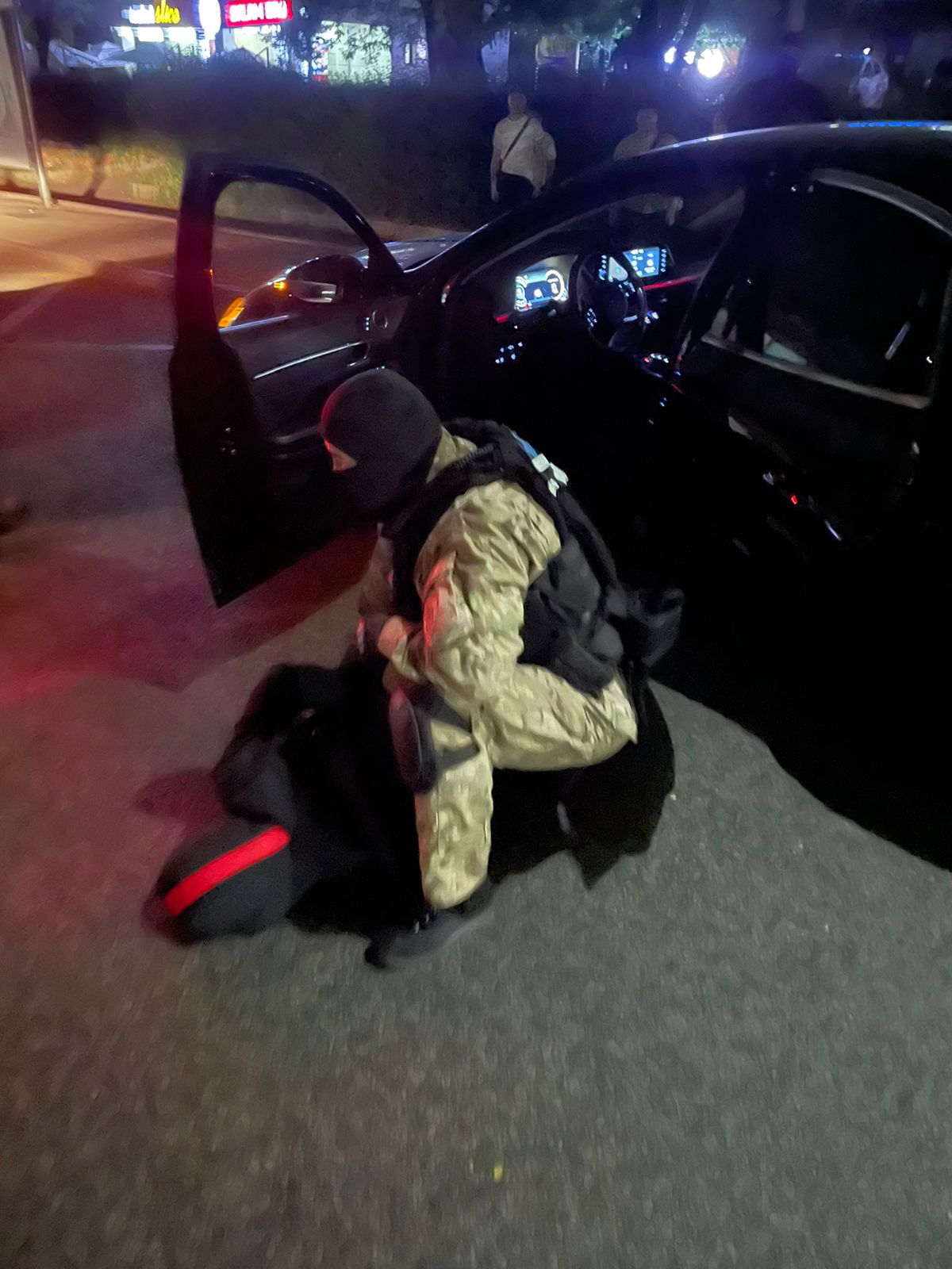 2 миллиона вымогали у предпринимателя в Алматы