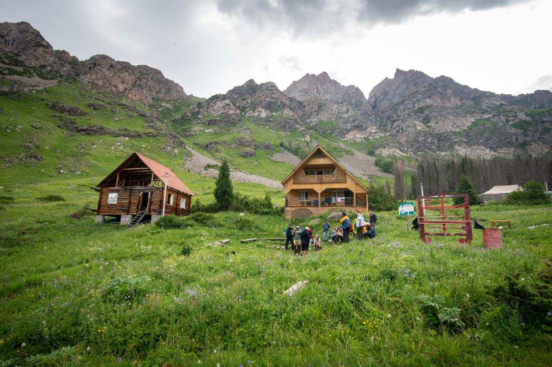 База в Коринском ущелье