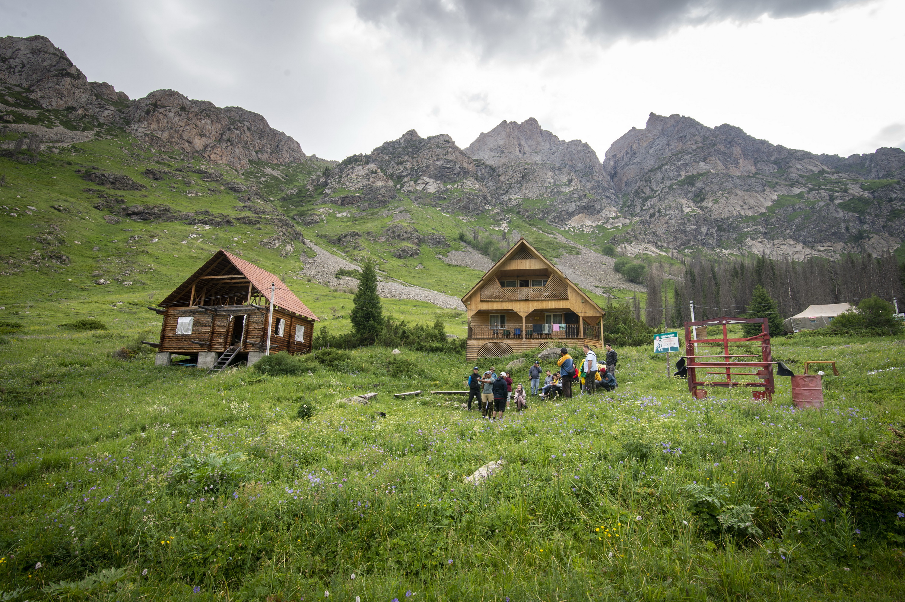 Бейнені қараңыз және мастурбация жасаңыз.