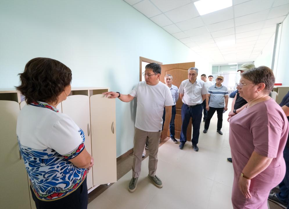 Ерболат Досаев посетил проблемные строящиеся объекты и назвал конкретные сроки завершения работ