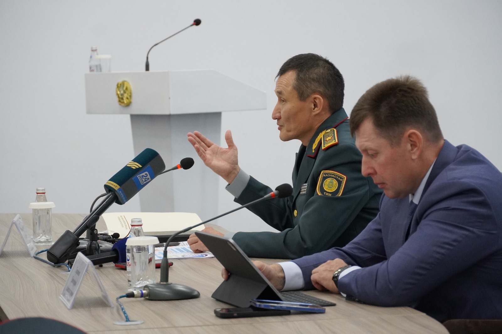 Сырым Шарипханов рассказал о проводимой работе по защите населения от селевых выбросов в регионе