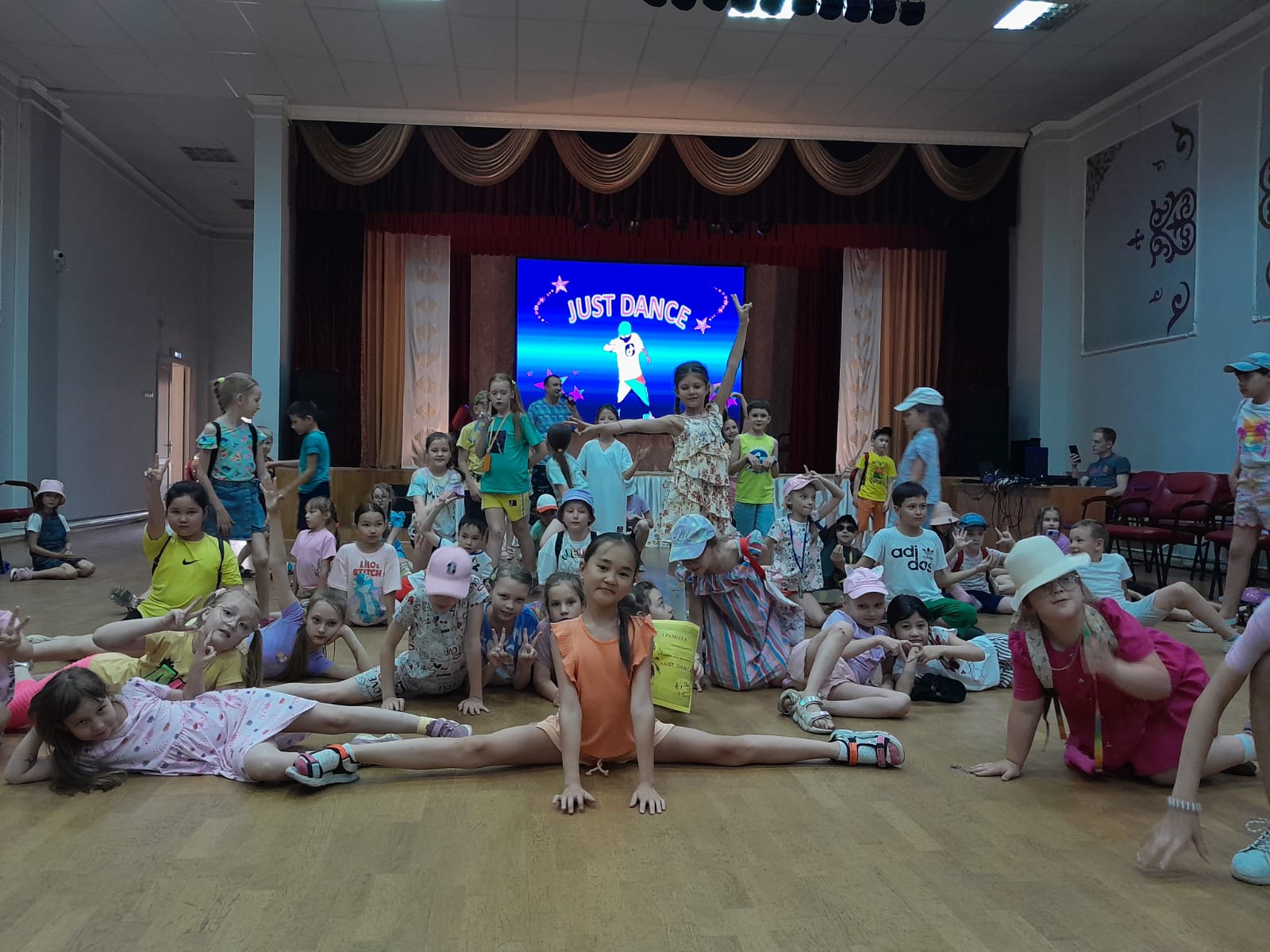 Танцевальная программа «Just Dance»