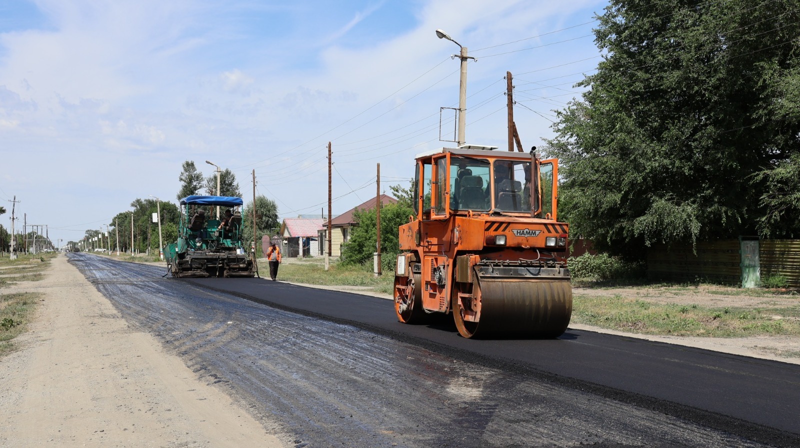 Жарма ауданында автомобиль жолдары жөнделіп жатыр