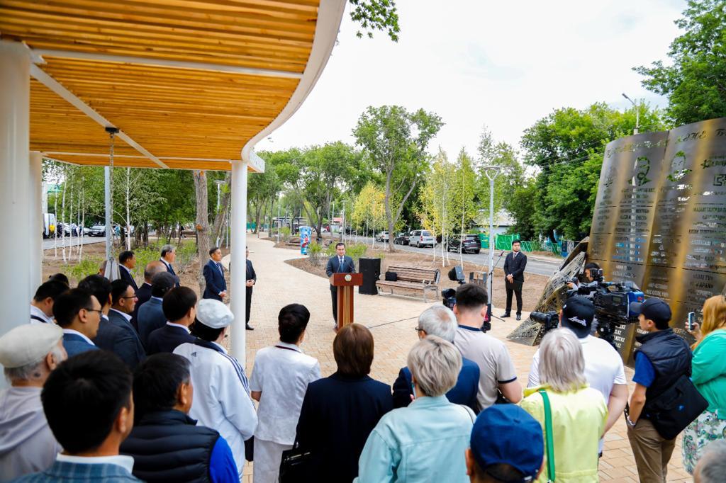 Аллею журналистов открыли в Астане