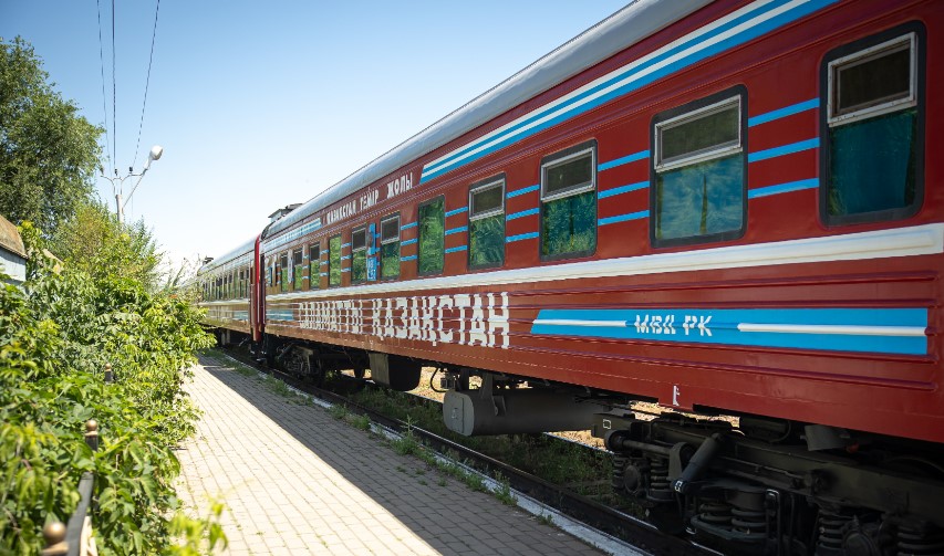 Бесплатная медицинская помощь на самых отдаленных станциях Казахстана: проект "Медицинские поезда" прибыл в Карабалык
