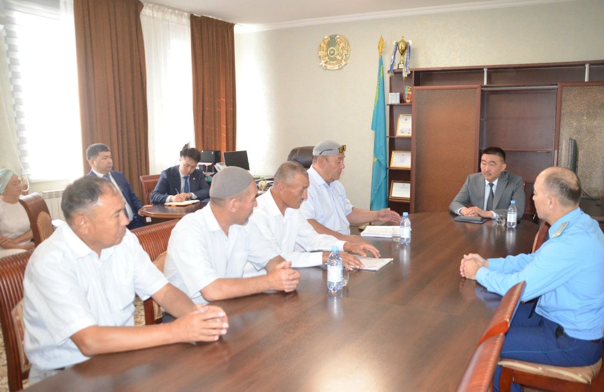 Түркістан облысының прокуроры Жетісай ауданына барды